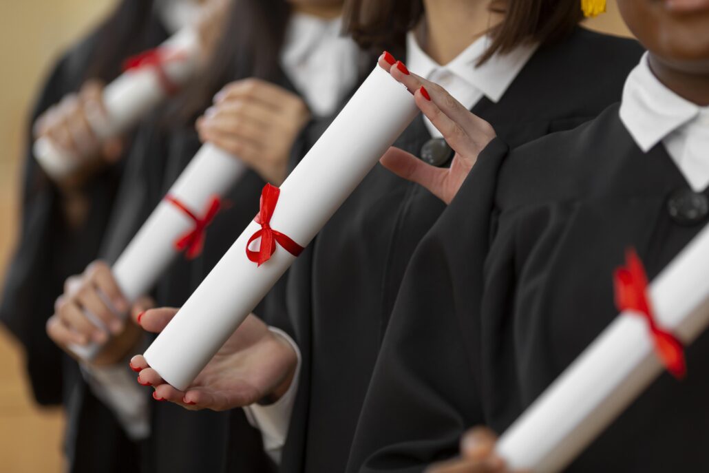 Università italiane e cibo nei distributori automatici: un rapporto difficile! Food and beverage vending machines in Universities. Bandi di gara ed accesso agli atti ed interessi collettivi